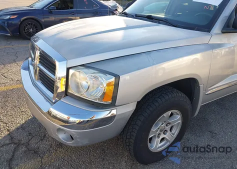 2005 Dodge Dakota Laramie z USA, uszkodzony, nr VIN 1D7HE58N35S215052